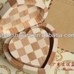 High-quality love-shaped customized wooden gift box