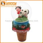 Custom home decoration craft 35mm resin cow globe wine stopper R1001