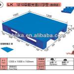 Flat hygienic plastic pallet 1210-22