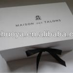 Cardboard ribbon folding box