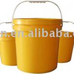 Avirulent, harmless plastic paint bucket