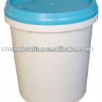 plastic buckets with lids