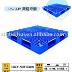 plastic pallet