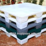 Heavy duty plastic pallet